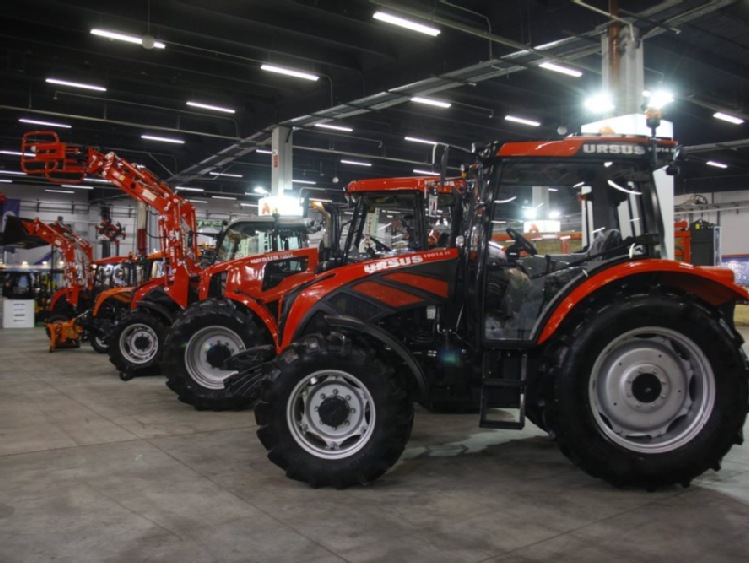 ciagniki Ursus Agrotech Kielce 2014 PAP.3